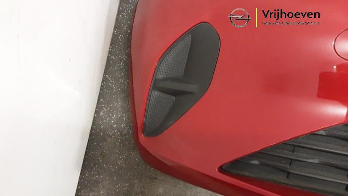 Voorbumper van een Opel Corsa F (UB/UH/UP) 1.2 Turbo 12V 100 2022