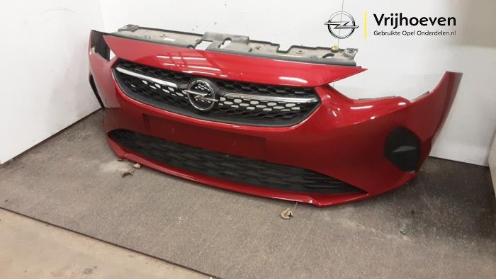 Voorbumper van een Opel Corsa F (UB/UH/UP) 1.2 Turbo 12V 100 2022