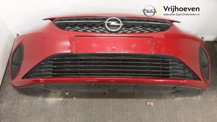 Voorbumper van een Opel Corsa F (UB/UH/UP) 1.2 Turbo 12V 100 2022