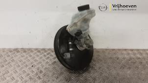Gebruikte Rembekrachtiger Opel Corsa E 1.4 Turbo 16V Prijs € 100,00 Margeregeling aangeboden door Autodemontage Vrijhoeven B.V.