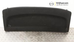 Begagnade Hatthylla Opel Corsa E 1.4 Turbo 16V Pris € 75,00 Marginaltabell erbjuds av Autodemontage Vrijhoeven B.V.