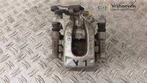 Begagnade Bakre bromsok, vänster Opel Corsa F (UB/UH/UP) 1.2 Turbo 12V 100 Pris € 50,00 Inklusive moms erbjuds av Autodemontage Vrijhoeven B.V.