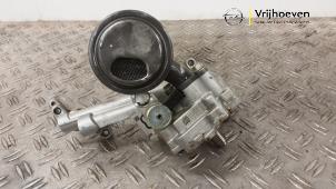 Gebruikte Oliepomp Opel Astra K Sports Tourer 1.4 Turbo 16V Prijs € 75,00 Margeregeling aangeboden door Autodemontage Vrijhoeven B.V.
