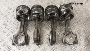 Używane Tlok Opel Combo Cargo 1.5 CDTI 100 Cena € 120,00 Z VAT oferowane przez Autodemontage Vrijhoeven B.V.