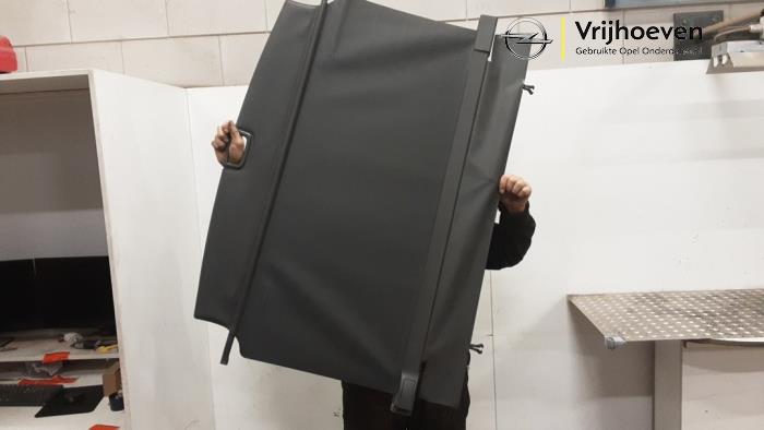 Dekzeil Bagageruimte van een Opel Astra H SW (L35) 1.6 16V Twinport 2005