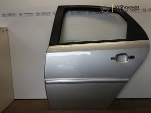 Begagnade Bakdörr, 4-dörrars, vänster Opel Vectra C GTS 1.6 16V Pris € 50,00 Marginaltabell erbjuds av Autodemontage Vrijhoeven B.V.