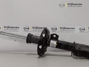 Gebruikte Mac Phersonpoot links-voor Opel Corsa C (F08/68) 1.2 16V Prijs € 15,00 Margeregeling aangeboden door Autodemontage Vrijhoeven B.V.