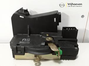 Gebruikte Portierslot Mechaniek 2Deurs links Opel Astra G (F08/48) 1.6 16V Prijs € 15,00 Margeregeling aangeboden door Autodemontage Vrijhoeven B.V.