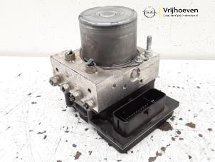 Begagnade ABS-pump Opel Corsa D 1.6i OPC 16V Turbo Nürburgring Edition Pris € 150,00 Marginaltabell erbjuds av Autodemontage Vrijhoeven B.V.