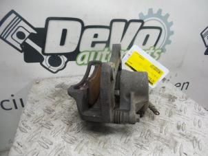 Begagnade Främre bromsok, höger Opel Zafira Tourer (P12) 2.0 CDTI 16V 130 Ecotec Pris på förfrågan erbjuds av DeVo Autoparts