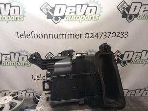 Gebruikte Chaufagebak Mazda CX-5 II (KF) 2.0 SkyActiv-G 165 16V 2WD Prijs € 151,25 Inclusief btw aangeboden door DeVo Autoparts