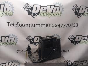 Gebruikte Accubak Mazda CX-5 II (KF) 2.0 SkyActiv-G 165 16V 2WD Prijs € 30,25 Inclusief btw aangeboden door DeVo Autoparts