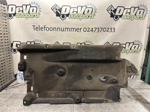 Gebruikte Beschermplaat bodem Mazda CX-5 II (KF) 2.0 SkyActiv-G 150 16V 2WD Prijs € 48,40 Inclusief btw aangeboden door DeVo Autoparts