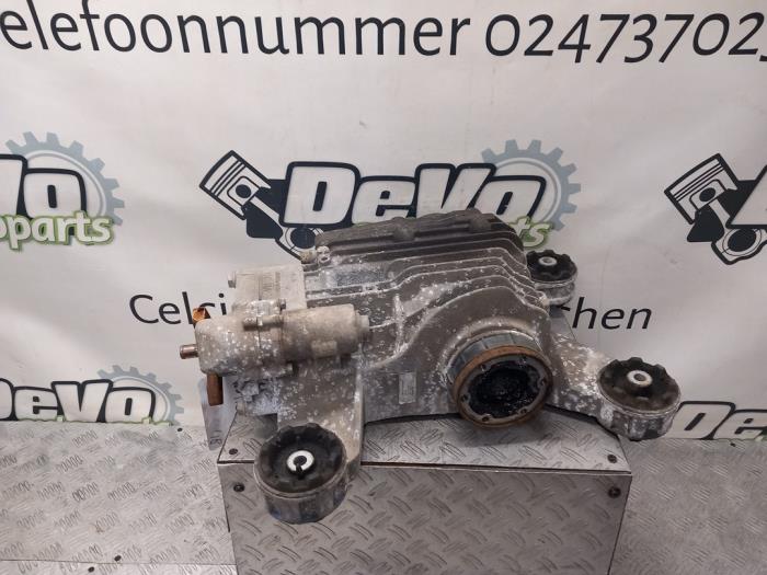 Bakre differential från en Volkswagen Tiguan (AD1) 2.0 TSI 16V 4Motion 2018