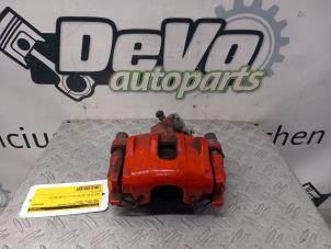 Gebruikte Remklauw (Tang) rechts-achter Ford Focus 3 Wagon 1.5 EcoBoost 16V 150 Prijs € 48,40 Inclusief btw aangeboden door DeVo Autoparts