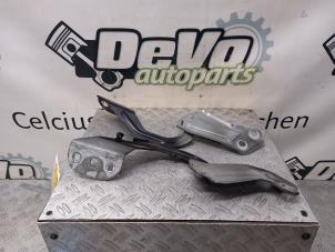 Begagnade Gångjärn, motorhuv Ford Focus 3 Wagon 1.0 Ti-VCT EcoBoost 12V 125 Pris € 42,35 Inklusive moms erbjuds av DeVo Autoparts