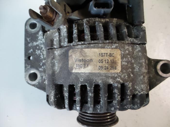 Dynamo från en Ford Mondeo III 2.0 TDCi 115 16V Euro IV 2006