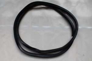 Begagnade Dörrtätning, 4-dörrars, höger bak Audi SQ5 Pris € 20,00 Inklusive moms erbjuds av Autoparts Veghel