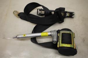 Gebruikte Veiligheidsgordel links-voor Audi S4 Avant (B5) 2.7 V6 30V Turbo Prijs € 30,00 Margeregeling aangeboden door Autoparts Veghel