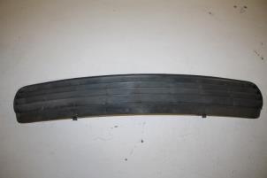 Gebruikte Bumper Rooster Audi 80 Prijs € 8,00 Margeregeling aangeboden door Autoparts Veghel