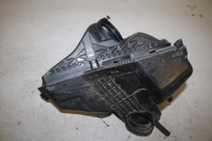 Begagnade Luftfilterhus Audi A4 Avant (B8) 2.0 TFSI 16V Pris € 20,00 Marginaltabell erbjuds av Autoparts Veghel
