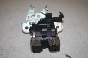 Begagnade Låsmekanism, baklucka Audi SQ5 (8RB) 3.0 TDI V6 24V Pris € 25,00 Marginaltabell erbjuds av Autoparts Veghel