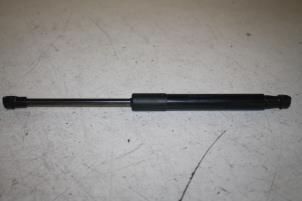 Begagnade Gasfjäder, motorhuv, vänster Audi SQ5 (8RB) 3.0 TDI V6 24V Pris € 20,00 Marginaltabell erbjuds av Autoparts Veghel