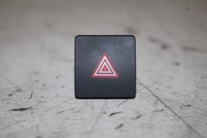 Begagnade Nödbelysningsbrytare Audi SQ5 Pris € 14,99 Inklusive moms erbjuds av Autoparts Veghel