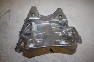 Begagnade Övre fäste, generator Audi SQ5 Pris € 20,00 Inklusive moms erbjuds av Autoparts Veghel