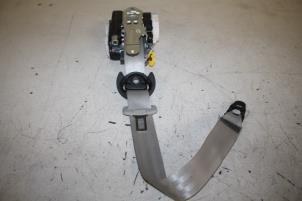 Begagnade Främre säkerhetsbälte, höger Audi S8 Pris € 200,01 Inklusive moms erbjuds av Autoparts Veghel