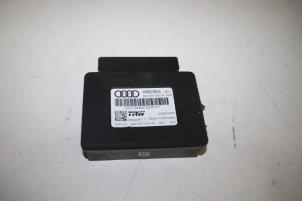 Używane Modul hamulca postojowego Audi S8 (D4) 4.0 Plus V8 TFSI 32V Cena € 20,00 Procedura marży oferowane przez Autoparts Veghel