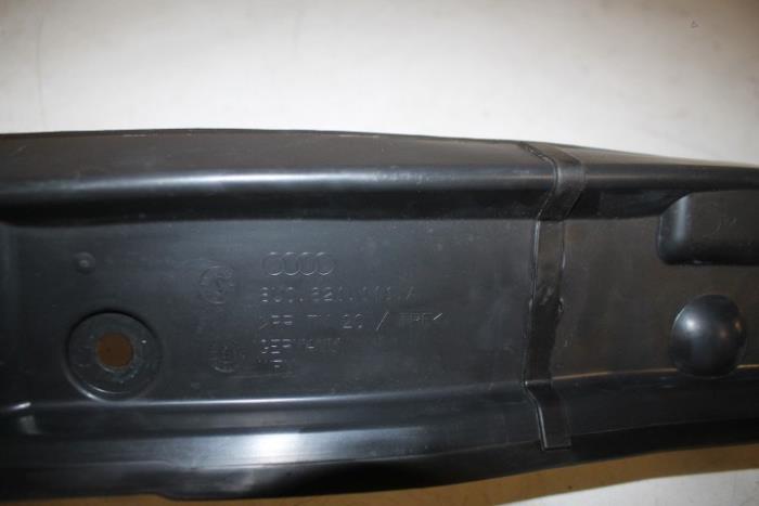 Stripe, hjulhus från en Audi Q3