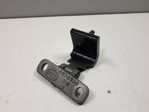 Gebruikte Scharnier Achterklep Audi SQ8 (4MN) 4.0 V8 32V TDI Mild Hybrid Quattro Prijs € 25,00 Margeregeling aangeboden door Autoparts Veghel