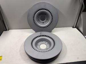 Nya Främre bromsskiva Audi A8 (D3) Pris € 120,00 Inklusive moms erbjuds av Autoparts Veghel