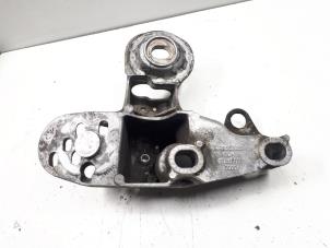 Begagnade Motorfäste Audi A4 Avant (B5) 2.4 30V Pris € 15,00 Marginaltabell erbjuds av Autoparts Veghel