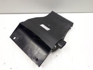 Używane Element grzewczy Audi A8 (D3) 3.0 TDI V6 24V Quattro Cena € 75,00 Procedura marży oferowane przez Autoparts Veghel