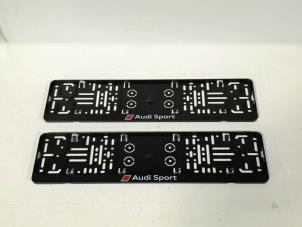 Nowe Ramka na tablice rejestracyjna przód Audi Rózne Cena € 20,00 Z VAT oferowane przez Autoparts Veghel