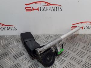 Begagnade Främre bältesspänne, vänster Mercedes CLK (C209) 1.8 200 K 16V Pris € 30,00 Marginaltabell erbjuds av SH Carparts