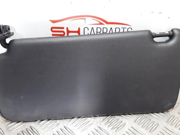 Solskydd från en Mercedes-Benz A (W176) 1.6 A-200 16V 2014