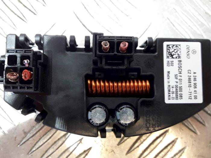 Motstånd, kupéfläkt från en Mercedes-Benz A (W176) 1.6 A-200 16V 2014