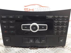 Gebruikte Radio CD Speler Mercedes E (C207) E-250 CDI 16V Prijs € 350,00 Margeregeling aangeboden door SH Carparts