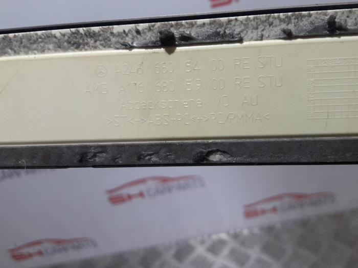 Instegslist, höger från en Mercedes-Benz A (W176) 1.6 A-200 16V 2014