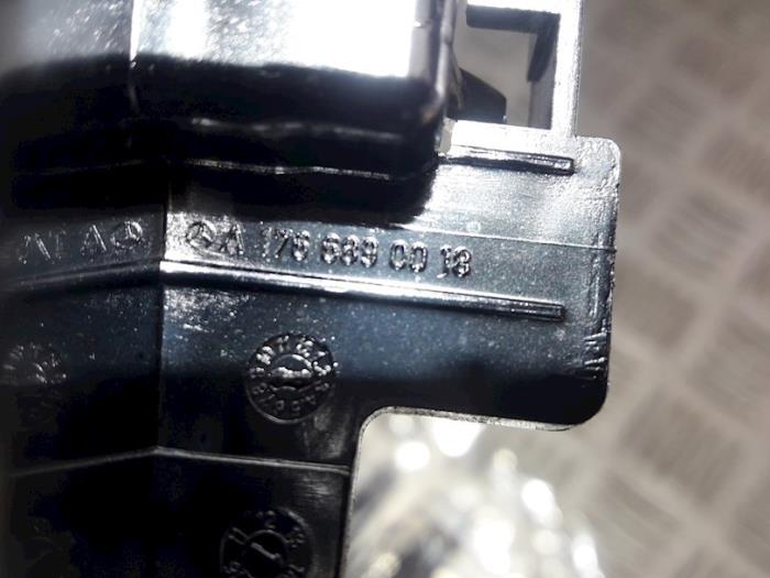 Radiolist från en Mercedes-Benz A (W176) 1.6 A-200 16V 2014