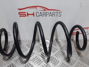 Begagnade Bakre spolfjäder Mercedes A (W176) 1.6 A-200 16V Pris € 20,00 Marginaltabell erbjuds av SH Carparts