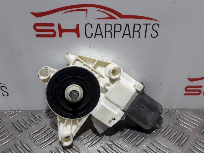 Motor, dörrfönster från en Mercedes-Benz A (W176) 1.6 A-200 16V 2014