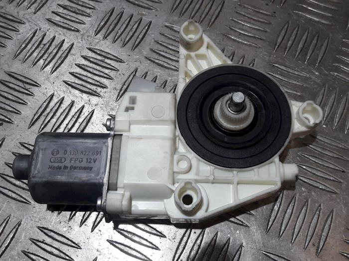 Motor, dörrfönster från en Mercedes-Benz A (W176) 1.6 A-200 16V 2014