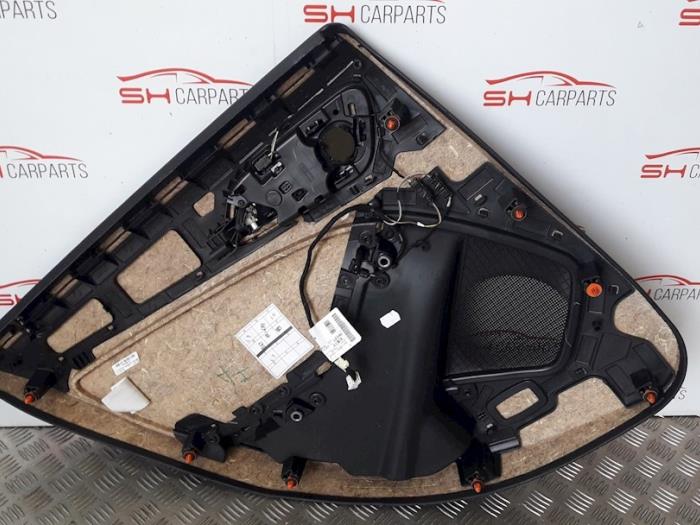 Dörrplåt, 4-dörrars, höger bak från en Mercedes-Benz A (W176) 1.6 A-200 16V 2014