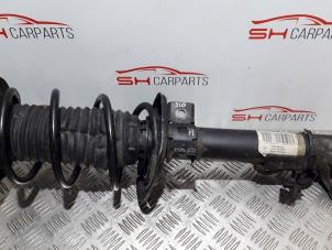 Gebruikte Veerpoot rechts-voor Mercedes C (W204) 2.2 C-200 CDI 16V Prijs € 50,00 Margeregeling aangeboden door SH Carparts