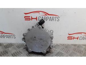 Begagnade Vakuumpump (bensin) Mercedes A (W176) 1.6 A-200 16V Pris € 40,00 Marginaltabell erbjuds av SH Carparts
