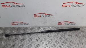 Gebruikte Gasdemper Motorkap rechts Mercedes C Estate (S204) 2.2 C-220 CDI 16V BlueEfficiency Prijs € 15,00 Margeregeling aangeboden door SH Carparts